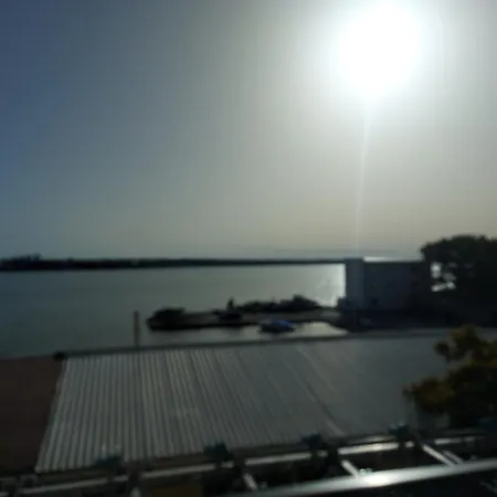 Flomar By The Lake Mamaia