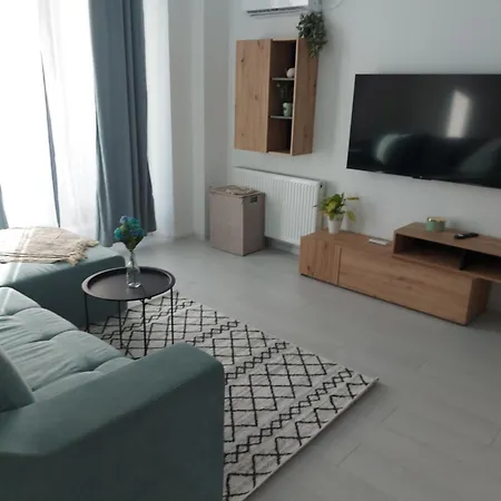 Apartment Flomar By The Lake