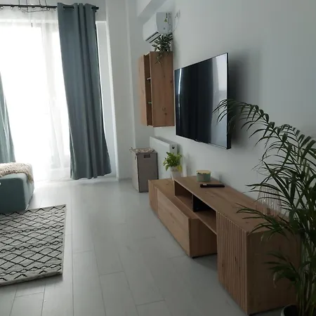 Apartment Flomar By The Lake