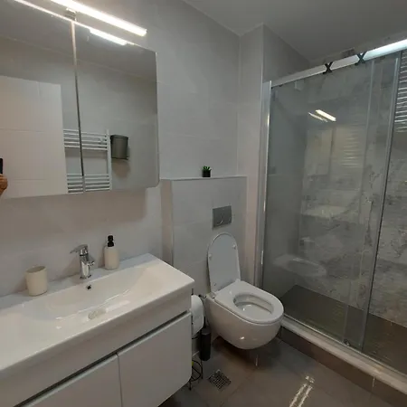 Flomar By The Lake Apartman Mamaia